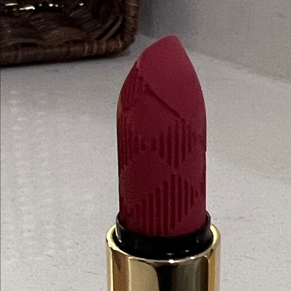 Burberry Kisses Matte Lipstick in deep peach - Picture 2 of 6